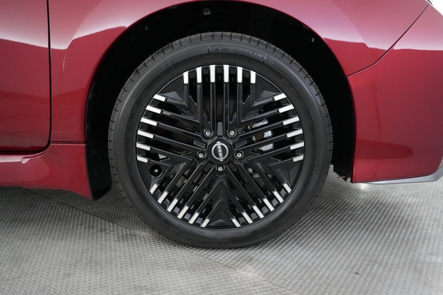 2024 Nissan LEAF