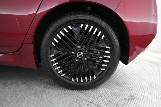 2024 Nissan LEAF