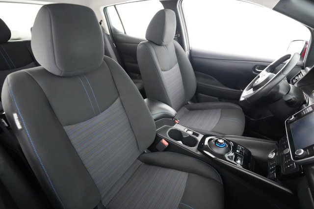 2024 Nissan LEAF — photo 18 of 23
