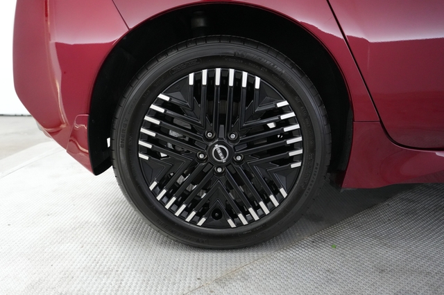 2024 Nissan LEAF