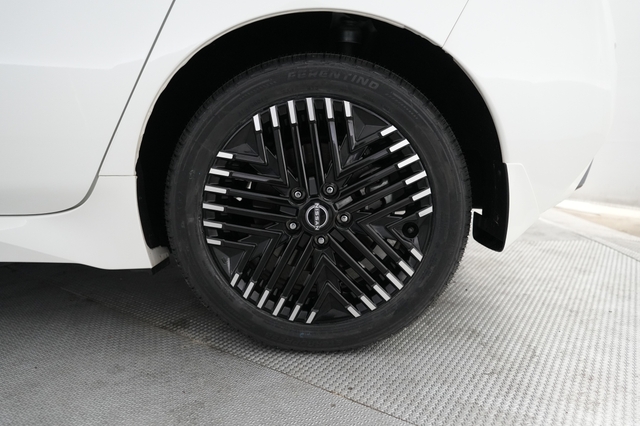 2024 Nissan LEAF