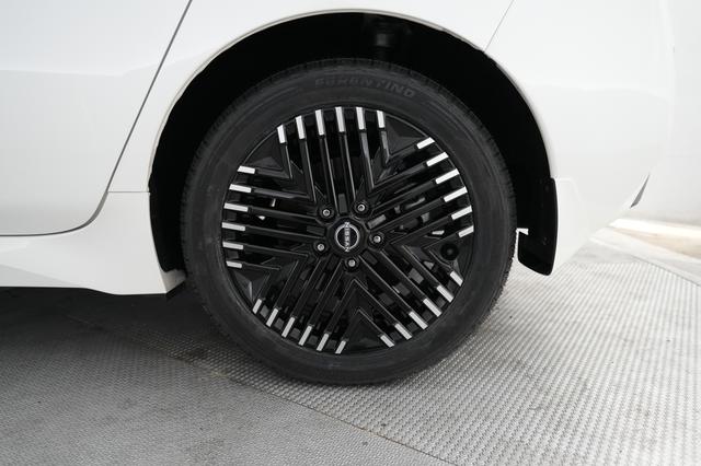 2024 Nissan LEAF