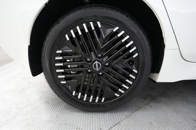 2024 Nissan LEAF