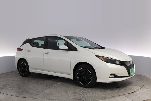 2024 Nissan LEAF — photo 11 of 24