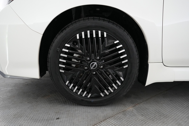 2024 Nissan LEAF