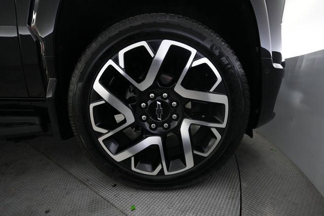 2025 Chevrolet Silverado EV — photo 10 of 16