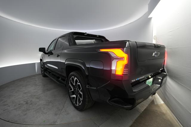 2025 Chevrolet Silverado EV