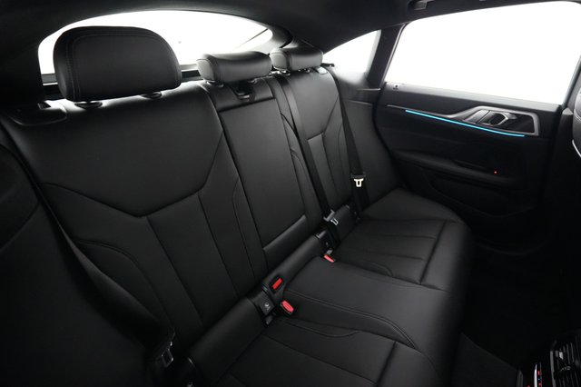 2025 BMW i4 — photo 4 of 23