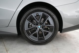 2025 BMW i4 — photo 7 of 23