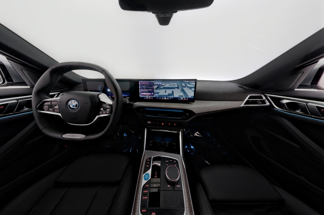 2025 BMW i4