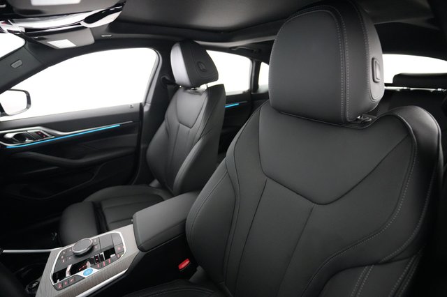 2025 BMW i4 — photo 3 of 23