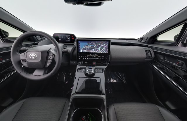 2023 Toyota bZ4X — photo 17 of 30