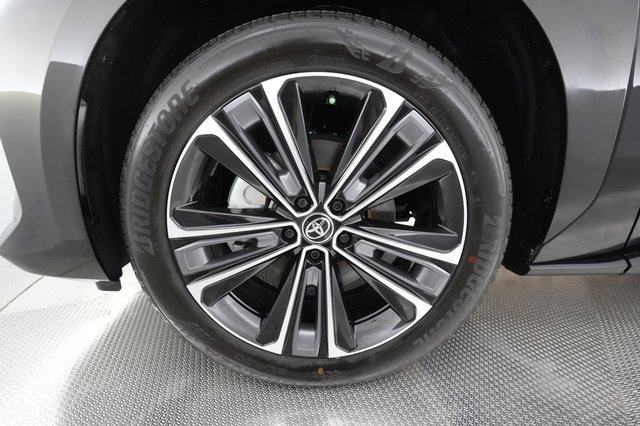 2023 Toyota bZ4X — photo 13 of 30