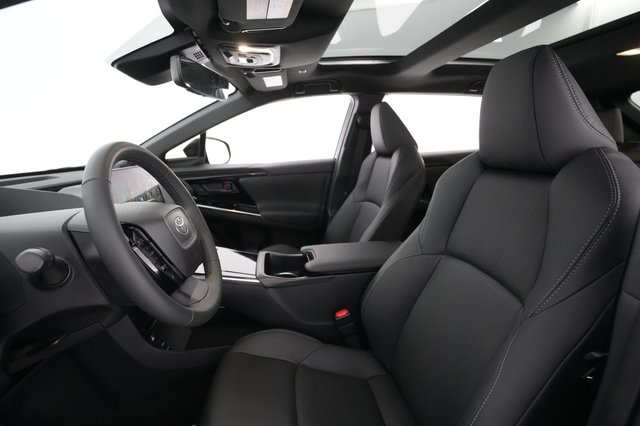 2023 Toyota bZ4X — photo 18 of 30