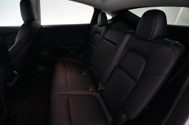 2022 Tesla Model Y — photo 17 of 22