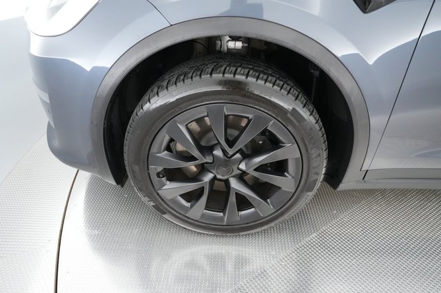 2022 Tesla Model X — photo 15 of 21