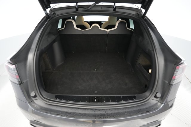 2022 Tesla Model X — photo 6 of 21