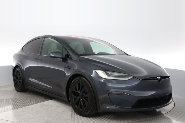 2022 Tesla Model X — photo 9 of 21