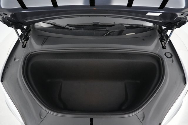 2022 Tesla Model X — photo 18 of 21