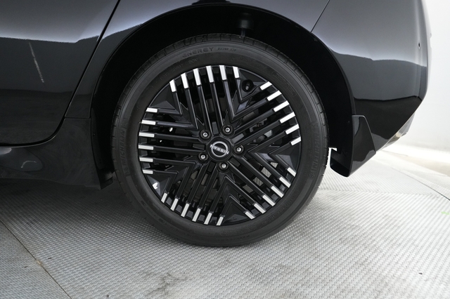 2024 Nissan LEAF