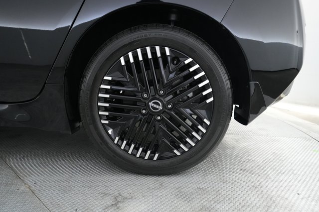 2024 Nissan LEAF — photo 7 of 23