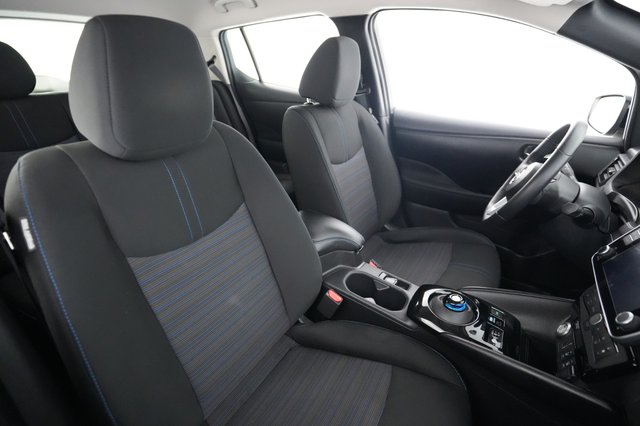 2024 Nissan LEAF — photo 18 of 23