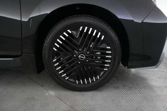 2024 Nissan LEAF