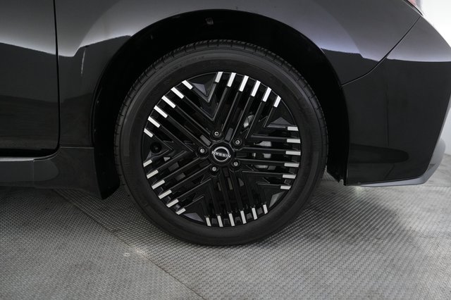 2024 Nissan LEAF — photo 16 of 23