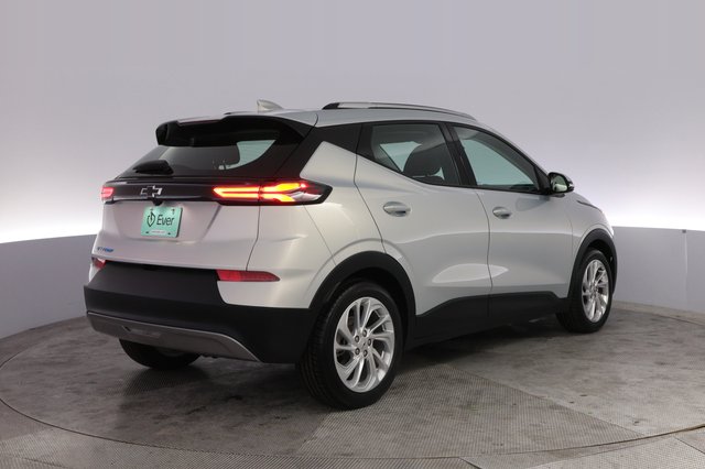 2022 Chevrolet Bolt EUV — photo 2 of 23