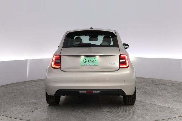 2025 Fiat 500e — photo 12 of 20