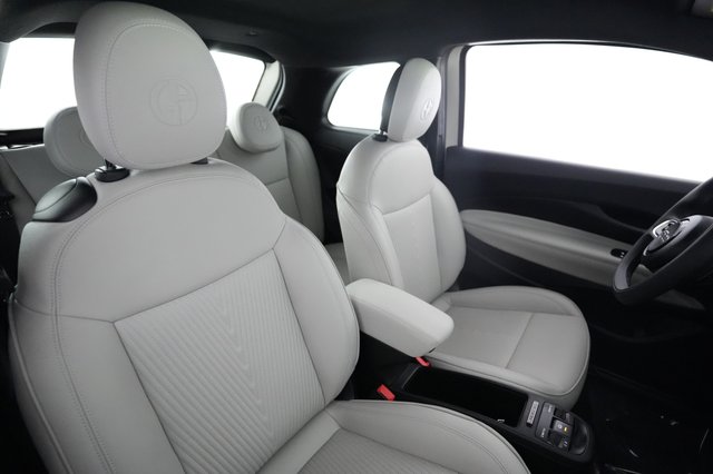 2025 Fiat 500e — photo 18 of 20