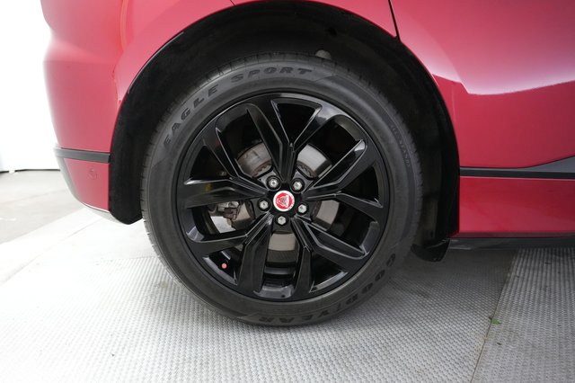 2022 Jaguar I-Pace — photo 17 of 24