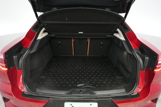 2022 Jaguar I-Pace — photo 6 of 24