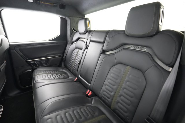 2022 Rivian R1T — photo 19 of 22