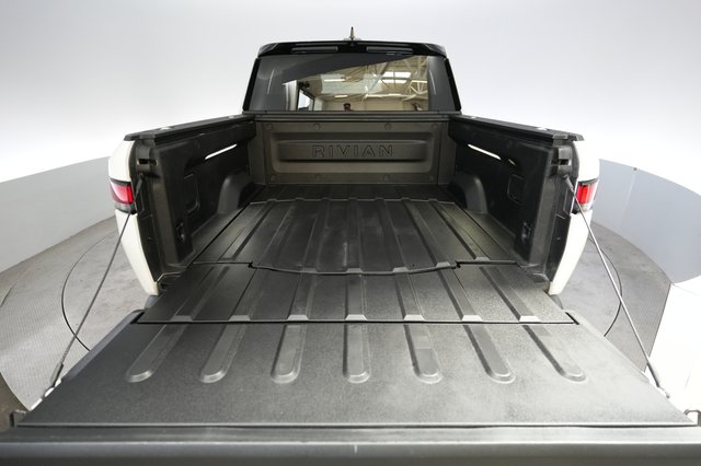 2022 Rivian R1T — photo 6 of 22