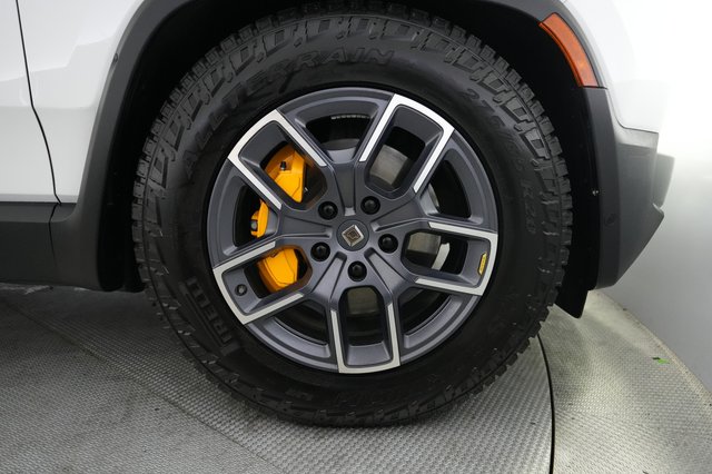 2022 Rivian R1T — photo 16 of 22