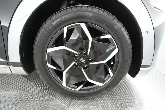 2024 Hyundai IONIQ 5 — photo 14 of 23