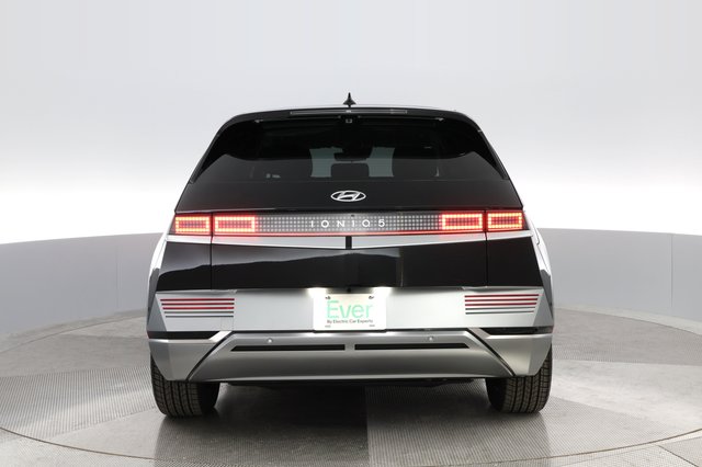 2024 Hyundai IONIQ 5 — photo 9 of 23