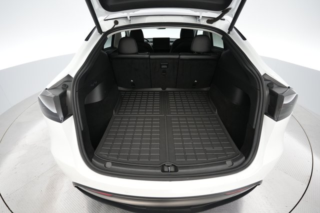 2021 Tesla Model Y — photo 6 of 26