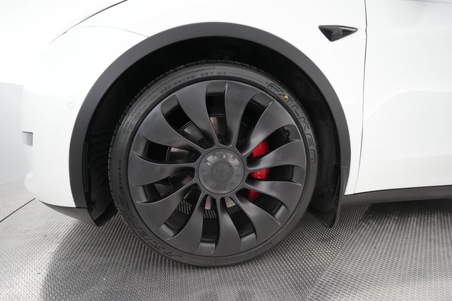2021 Tesla Model Y — photo 16 of 26