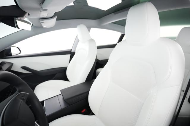 2024 Tesla Model 3 — photo 3 of 24