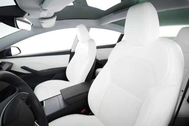 2024 Tesla Model 3 — photo 3 of 24