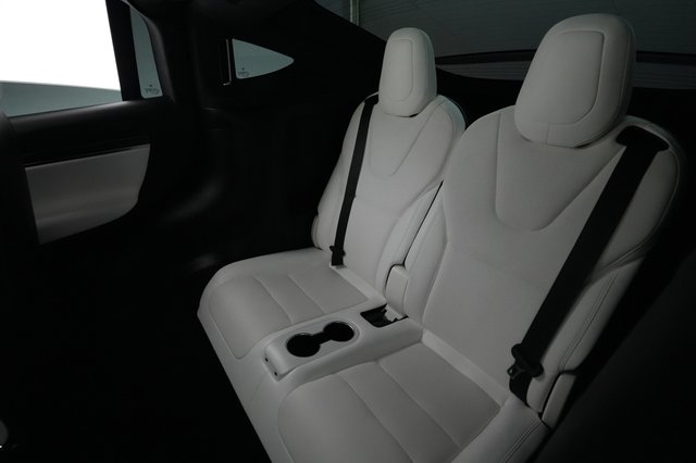 2022 Tesla Model X — photo 20 of 24