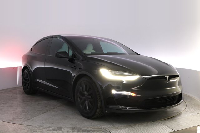 2022 Tesla Model X — photo 10 of 24