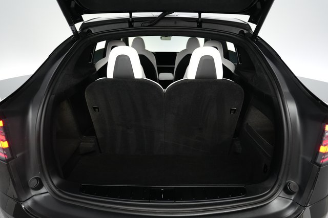 2022 Tesla Model X — photo 6 of 24