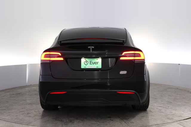 2022 Tesla Model X — photo 12 of 24