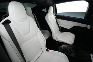 2022 Tesla Model X — photo 4 of 24