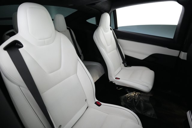 2022 Tesla Model X — photo 4 of 24
