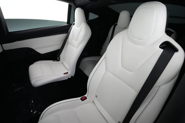 2022 Tesla Model X — photo 19 of 24