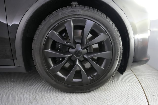 2022 Tesla Model X — photo 16 of 24